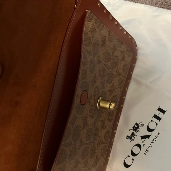 Authentic COACH Madison Handbag - Dust bag included - Picture 8 of 11